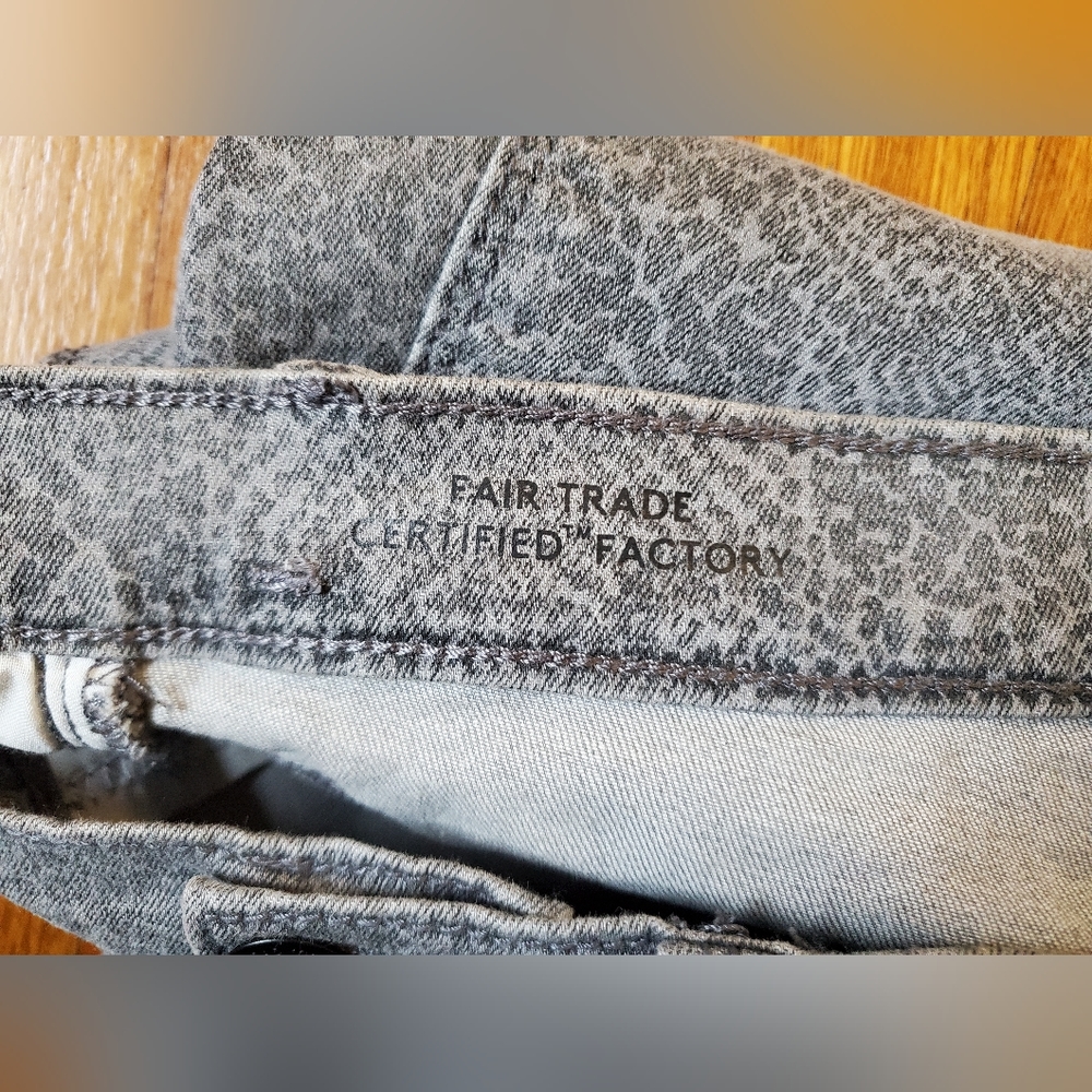 Universal Thread Gray Snakeskin Straight Leg High… - image 7